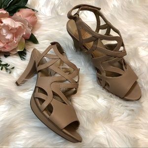 Naturalizer Dakota Taupe Strappy Pumps Size 8